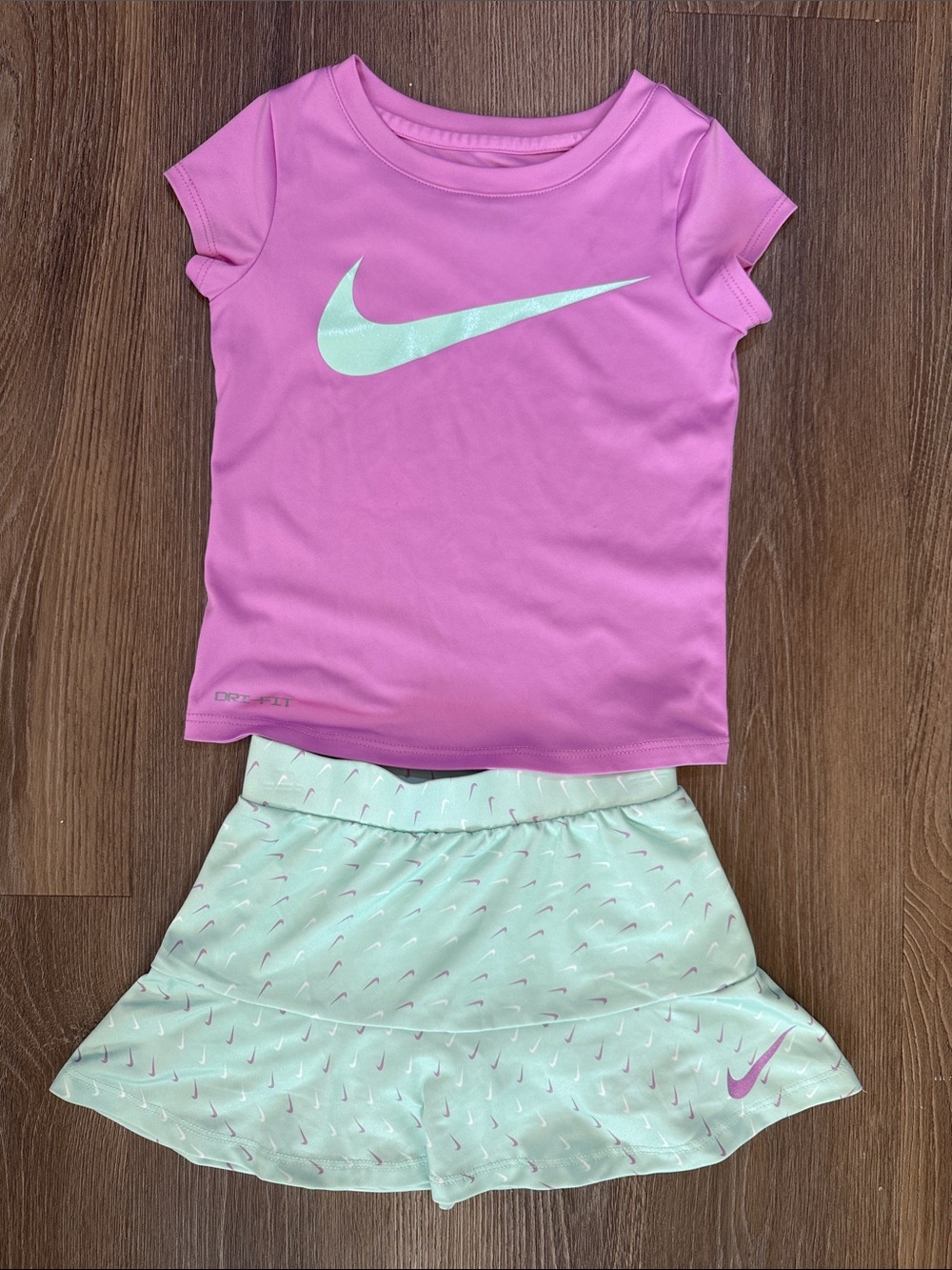 Nike Pink/Fuchsia Dri-Fit Short-Sleeve Top with Mint Skort Set Size 4/XS